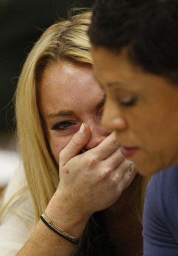 No nos equivoquemos: Lindsay Lohan no roba collares, los toma prestados...
