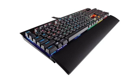 PcComponentes tiene el teclado gaming Corsair K70 Lux Cherry MX Blue a 119 euros esta semana