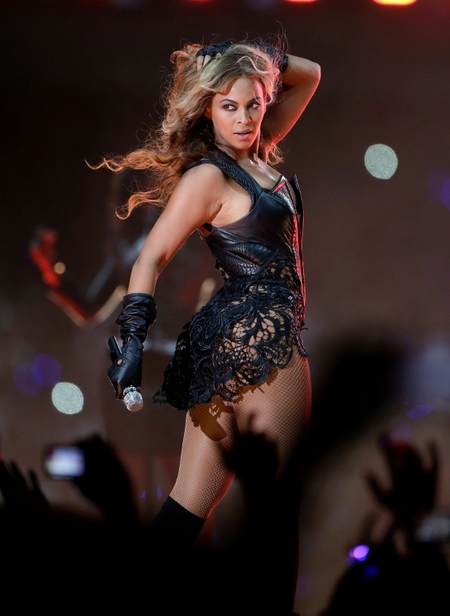 Beyoncé pone la Super Bowl patas arriba