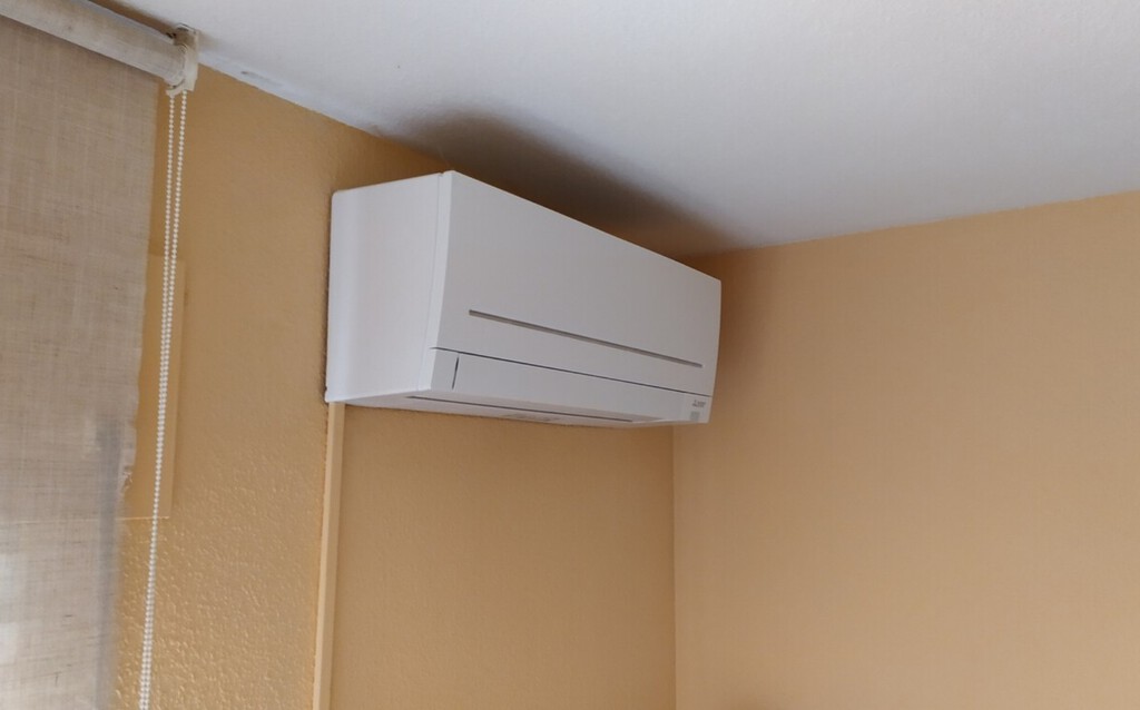 Tengo tres aparatos de aire acondicionado en casa y cada uno configurado de forma diferente: este es el motivo y la temperatura elegida