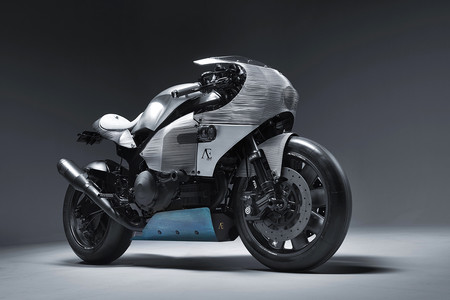 Praëm SP3: Cuando una moto de carreras se convierte en una obra de culto con múltiples influencias