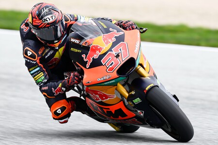 Augusto Fernandez Austria Moto2 2022