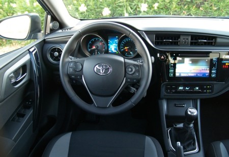 Toyota Auris 120t 11