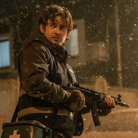 Hace 10 años que viste al protagonista de Resident Evil de Zach Cregger entre zombies y entonces tuvo tan mala puntería como ahora 