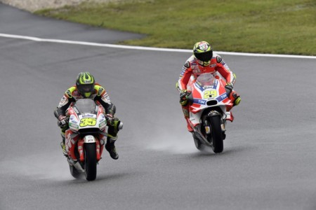 Cal Crutchlow Andrea Iannone Motogp Brno 2016