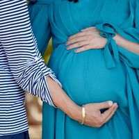 Abuela y madre subrogada a la vez: a los 56 años dará a luz a su propia nieta 