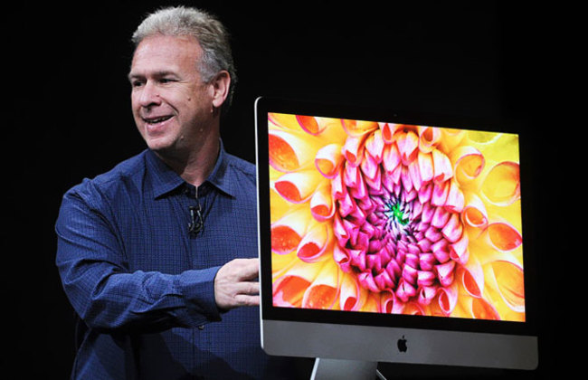 Phil Schiller con los nuevos iMacs