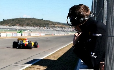 Renault y Williams se dedican a acumular kilometros.