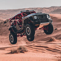 ¡Bestia extrema! El Brabus 900 Crawler es una suerte de buggy Mercedes Clase G de 900 CV para volar sobre las dunas