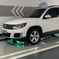 En China hay tantos coches y tan poco espacio que ya recurren a los robots para aparcar