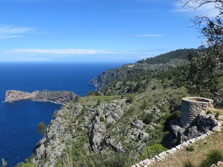 El Rincon Marinero Favorito De Chenoa Un Pueblo Encantador En La Falda De La Montana Con Vistas Al Mediterraneo Buen Pescado Y Calas Recoletas