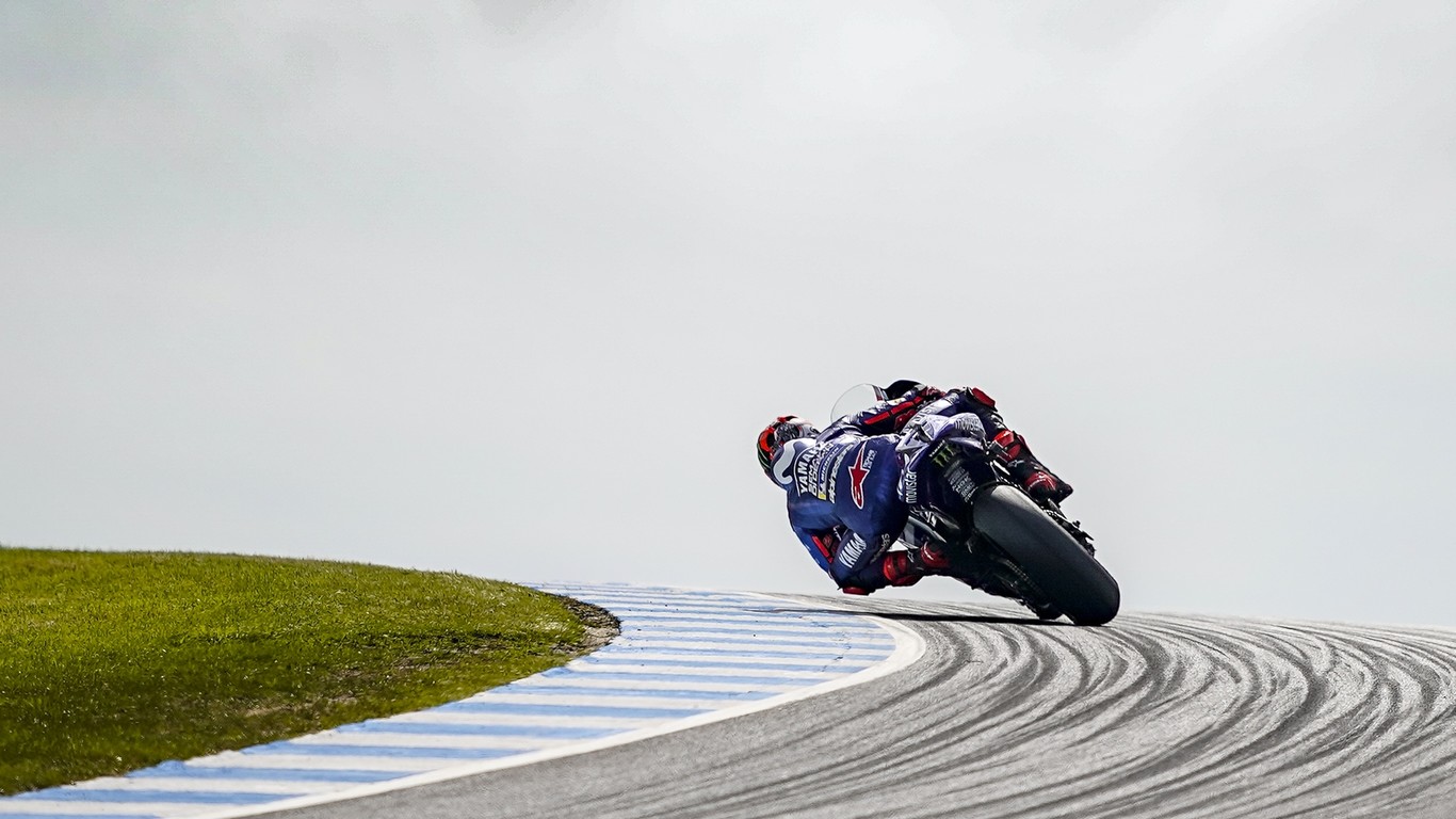 Maverick Viñales pone fin a la sequía de Yamaha y Marc Márquez sucumbe a la madición australiana