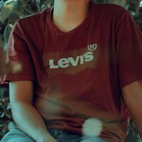 El outlet de Levi's está que lo tira con pantalones Levi's 515 a precio de liquidación