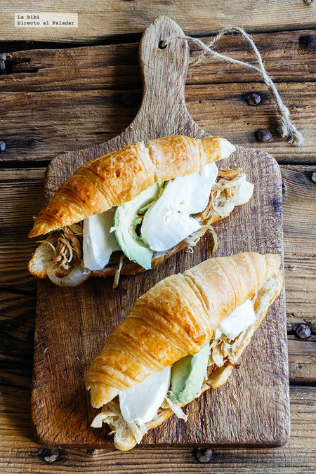 Cuernitos rellenos de pollo. Receta fácil para el desayuno