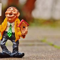 Yo vendo. TÚ vendes. Él vende.