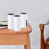 Mejorar tu cobertura WiFi en casa te costará menos dinero con el kit TP-Link Deco P9 de 3 nodos que Amazon tiene rebajado a 189,99 euros