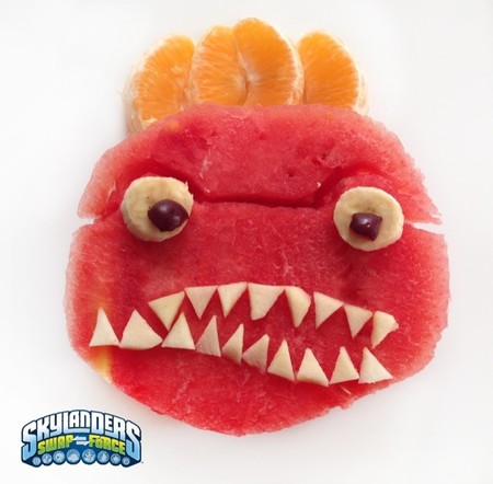 Una macedonia de frutas muy original con los personajes de los Skylanders como modelos