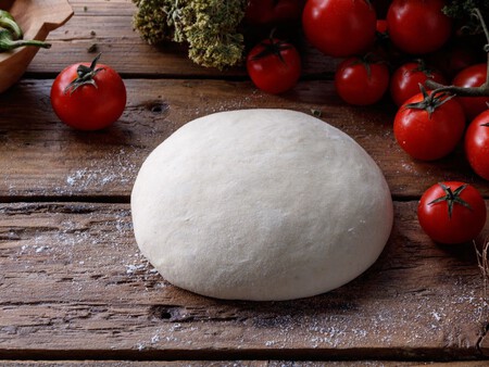 Masa de pizza casera sin levadura para hacer en 30 minutos con tres ingredientes