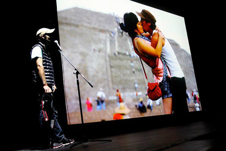 "Fotografiar besos es algo muy complicado": Ignacio Lehmann, creador de 100 World Kisses