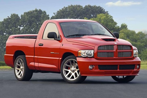 Dodge RAM SRT-10, la vez que le pusieron motor V10 de Viper a una camioneta y la volvieron la más rápida del mundo