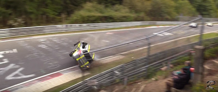 Cuando el Karma está de tu lado y no vuelcas con el Suzuki Swift de alquiler en Nürburgring