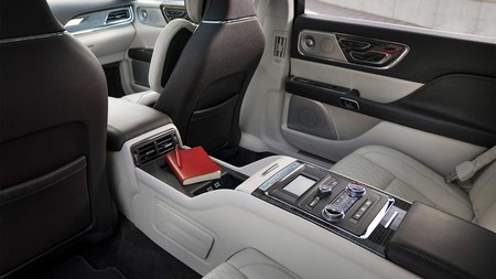2019 Lincoln Continental 80th Anniversary Coach Door Edition