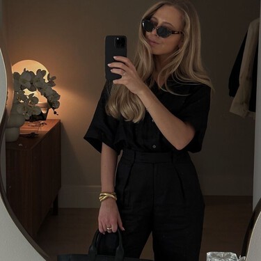 Zara estrena los pantalones palazzo negros más sofisticados y elegantes que llevaremos este otoño con zapatos de tacón