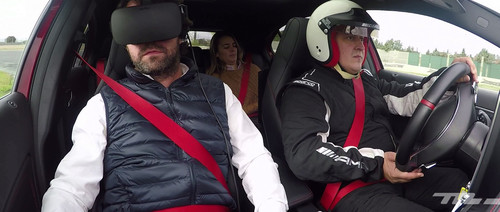 ¿Nos acompañas a dar una vuelta rápida virtual por el centro de Madrid en un Mercedes-AMG A45? 