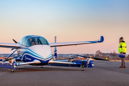 El coche volador autónomo de Boeing levanta el vuelo…durante 60 segundos