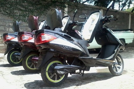 Ecotran: las pequeñas motos solares que quieren cambiar la forma de vida en Kenya