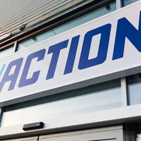 Acaban de rebajar en Action la sombrilla perfecta para disfrutar de nuestro jardín por menos de 25 euros  