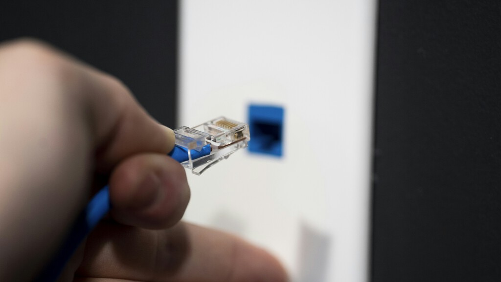 El color de tu cable Ethernet no está para decorar: es un lenguaje visual clave