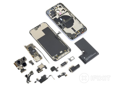 Más batería y un nuevo sistema de Face ID, esto es lo que ha descubierto iFixit tras desmontar el iPhone 13 Pro