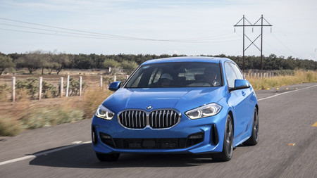 BMW 118i M Sport, al volante de un Serie 1 de tres cilindros y traje deportivo
