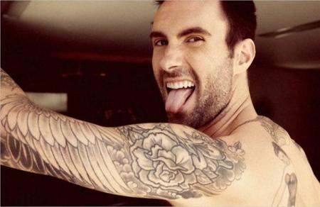 Adam Levine se mete a boxeador abandonado por su esposa cañón