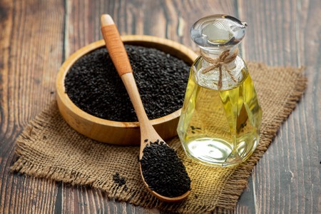 Sesame Oil Raw Black Sesame Seeds Dark Background En Tamano Grande