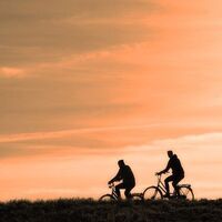 El hombre que visitó siete países distintos en 24 horas yendo exclusivamente en bicicleta