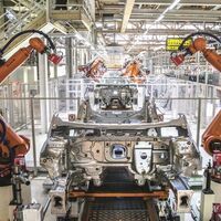 Ya no sólo faltan microchips: la falta de materias primas y de contenedores también amenazan la industria automotriz