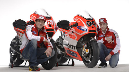 Ducati Desmosedici GP13 con Hayden y Dovizioso