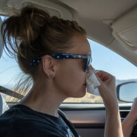 Conducir tomando antihistamínicos: cómo me puede afectar la alergia en el coche