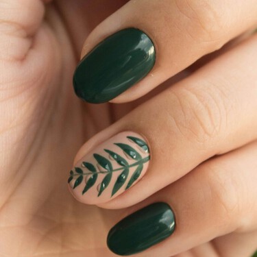 Este otoño las uñas se llevan en verde y estas manicuras te animarán a dar el salto