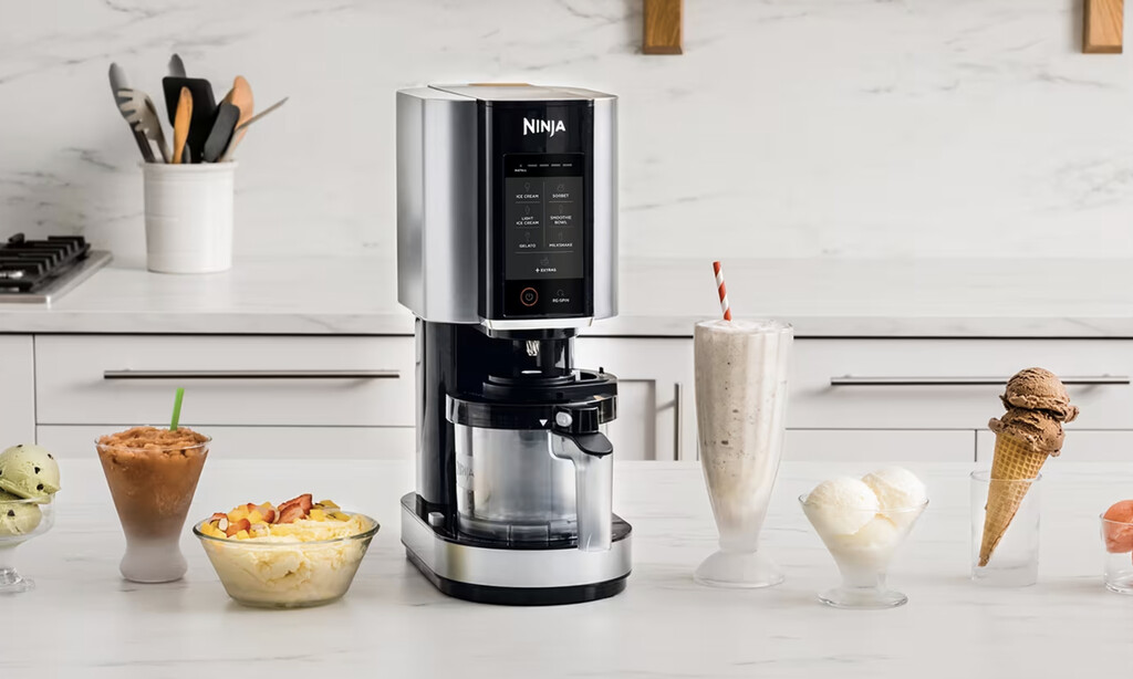 Adiós a bajar a la heladería: MediaMarkt tiene el mejor electrodoméstico para preparar helados caseros de forma fácil 