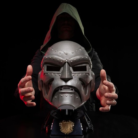Casco Marvel Legends Series Doctor Doom