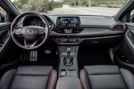 Hyundai Elantra Gt 17
