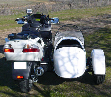 Suzuki Burgman 650 con sidecar