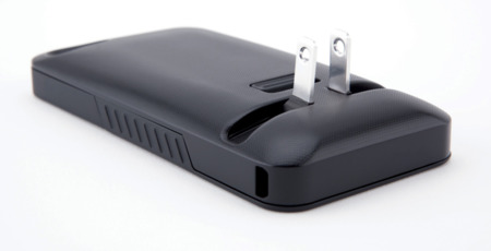 JuiceTank, con el cargador a las espaldas del iPhone