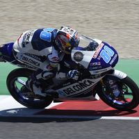 Jorge Martín le cede la pole a John McPhee tras ser sancionado con doce puestos por "rodar lento"