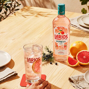 La ginebra perfecta para acompañar el fin de semana de puente tiene toques de pomelo y es ideal para cócteles frutales 
