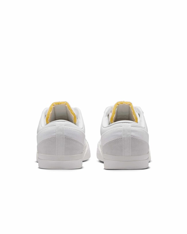 Para Los Perezosos Nike Tiene Las Zapatillas Ideales Que Encajan Con Todo Sin Esfuerzo Gracias A Su Comodidad Y La Simpleza Del Blanco