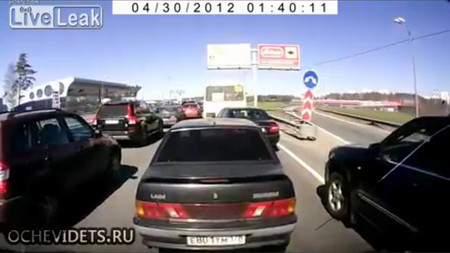 Desde Rusia, con pistola: cuando el efecto cremallera sale bien